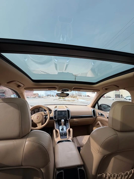2011 Porsche 958 Cayenne S - Image 12 of 20