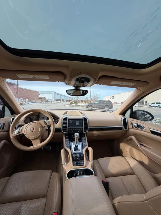 2011 Porsche 958 Cayenne S - Image 13 of 20