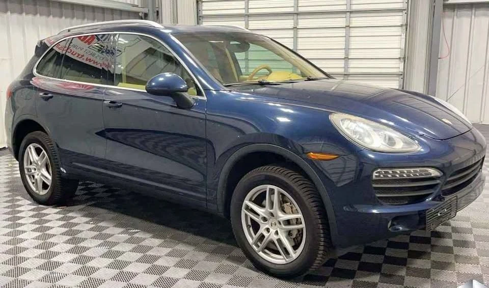2011 Porsche 958 Cayenne S - Image 9 of 16