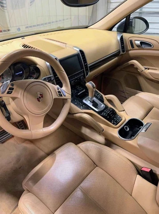 2011 Porsche 958 Cayenne S - Image 14 of 16