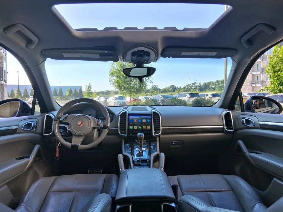 2011 Porsche 958 Cayenne S - Image 2 of 13
