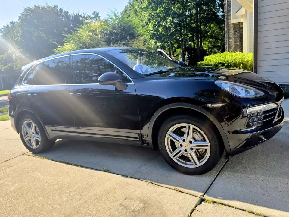 2011 Porsche 958 Cayenne S - Image 2 of 12