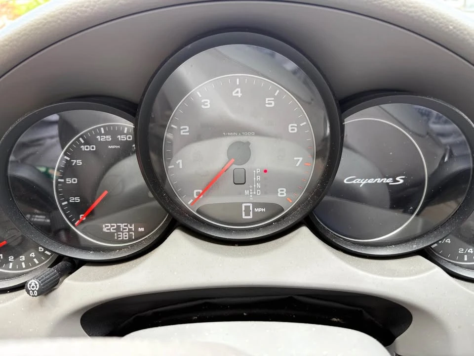 2011 Porsche 958 Cayenne S - Image 6 of 17