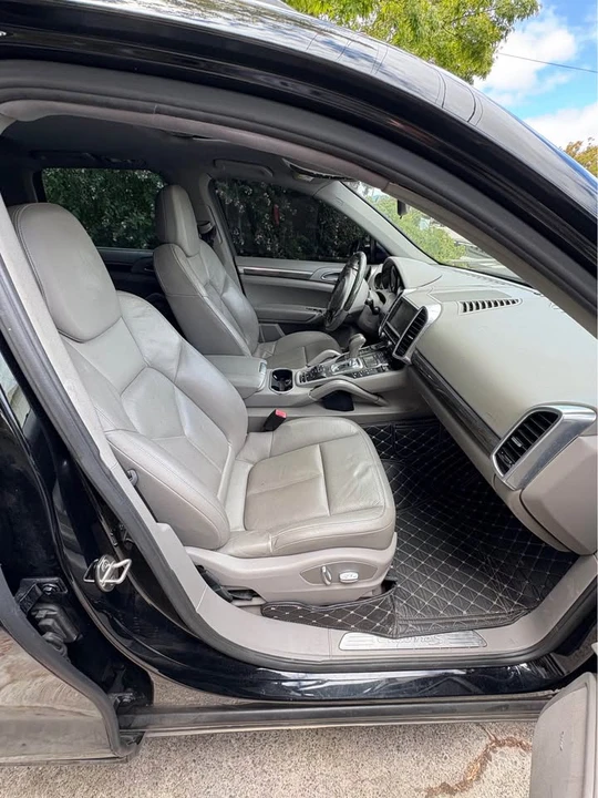 2011 Porsche 958 Cayenne S - Image 10 of 17