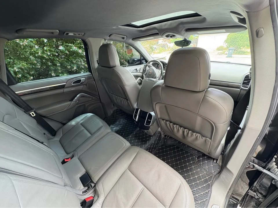 2011 Porsche 958 Cayenne S - Image 16 of 17