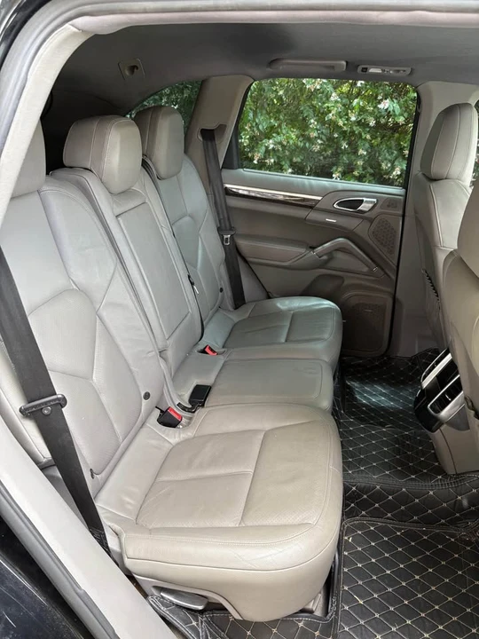 2011 Porsche 958 Cayenne S - Image 11 of 17