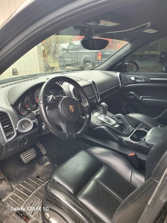 2011 Porsche 958 Cayenne S - Image 4 of 5