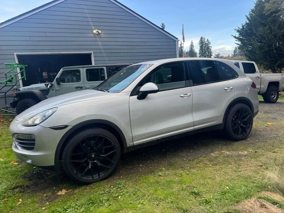 2011 Porsche 958 Cayenne S - Image 2 of 15