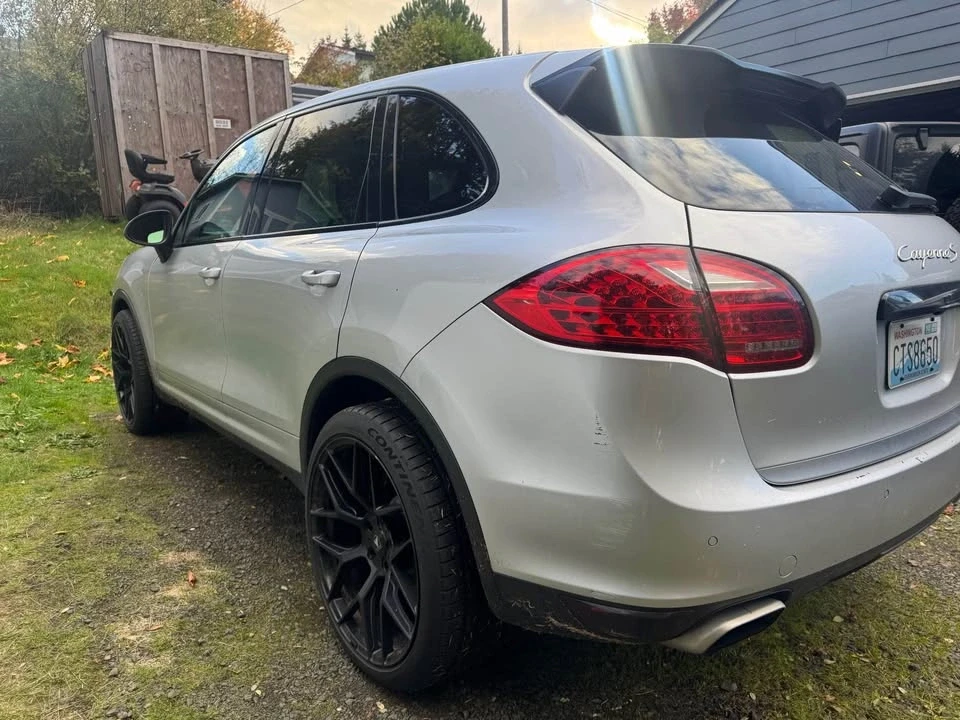 2011 Porsche 958 Cayenne S - Image 3 of 15