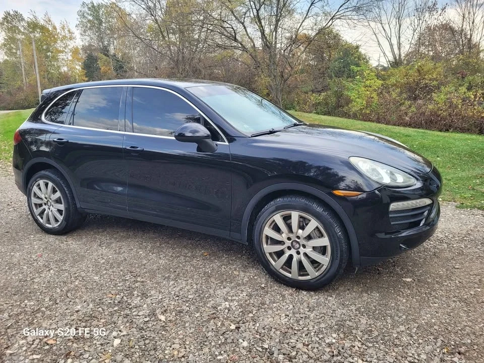 2011 Porsche 958 Cayenne S - Image 2 of 5