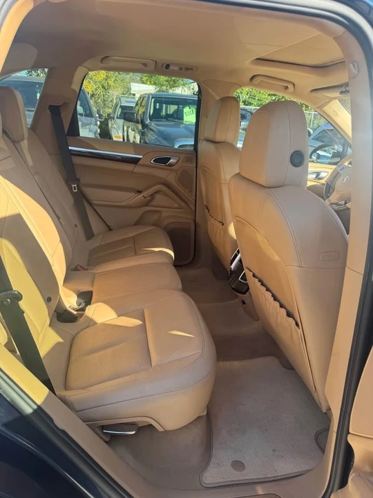 2011 Porsche 958 Cayenne S - Image 10 of 12