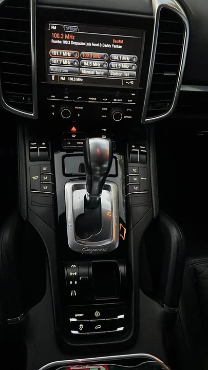 2011 Porsche 958 Cayenne S - Image 5 of 10