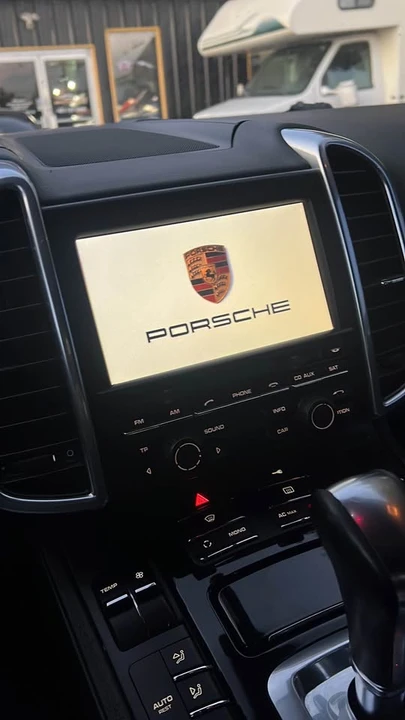 2011 Porsche 958 Cayenne S - Image 6 of 10