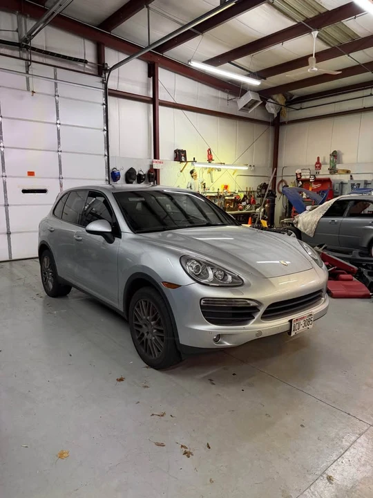 2011 Porsche 958 Cayenne S - Image 3 of 17