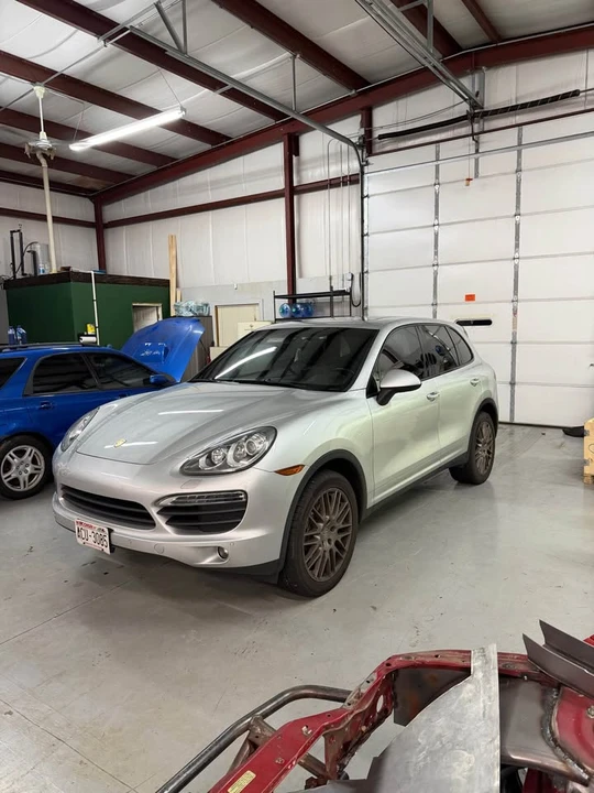 2011 Porsche 958 Cayenne S - Image 2 of 17
