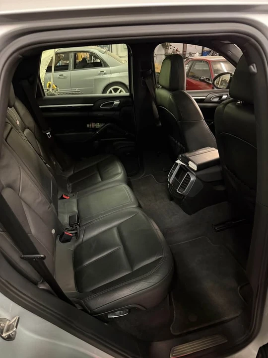 2011 Porsche 958 Cayenne S - Image 16 of 17
