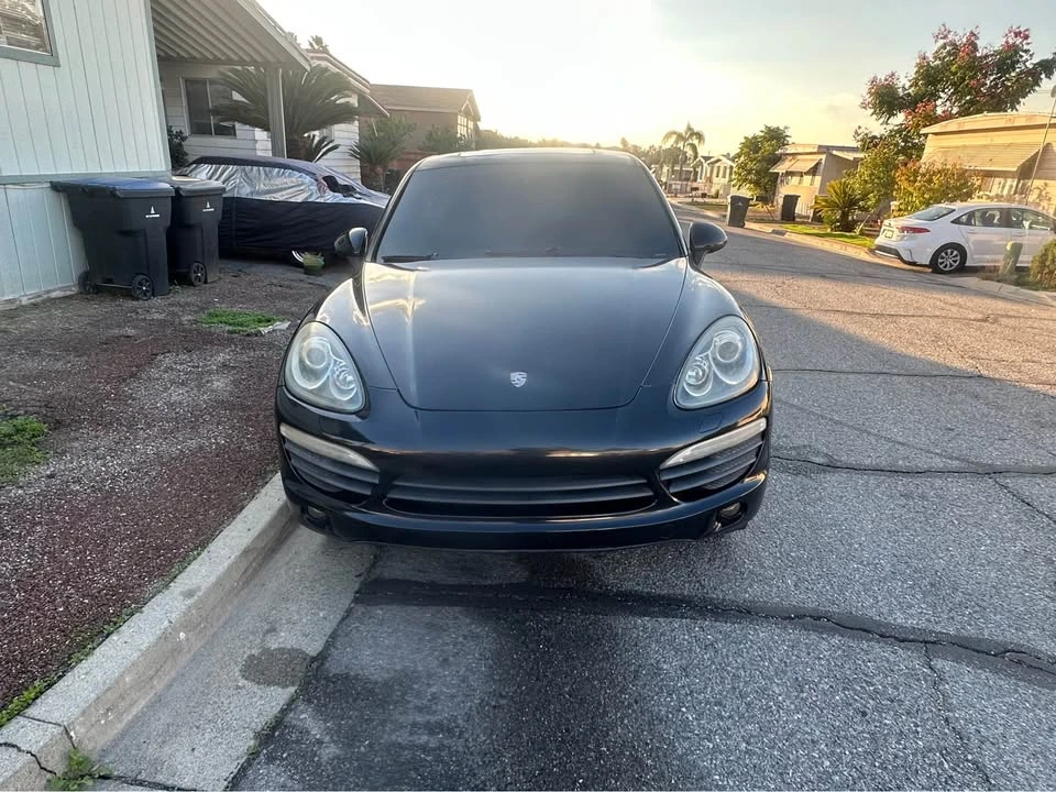 2011 Porsche 958 Cayenne S - Image 2 of 10