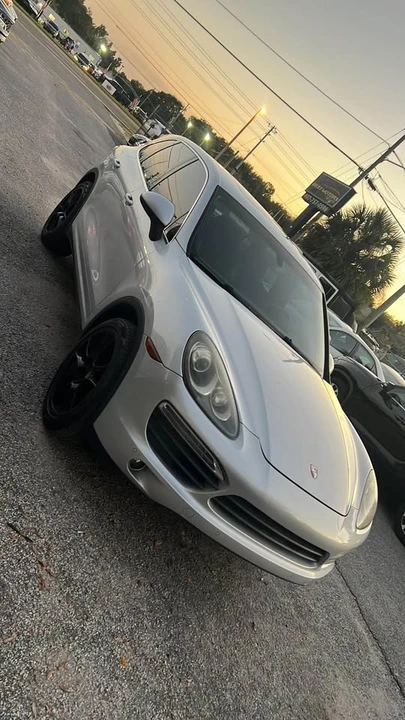 2011 Porsche 958 Cayenne S - Image 3 of 9