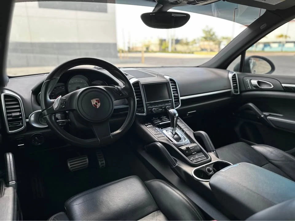 2011 Porsche 958 Cayenne S - Image 8 of 13