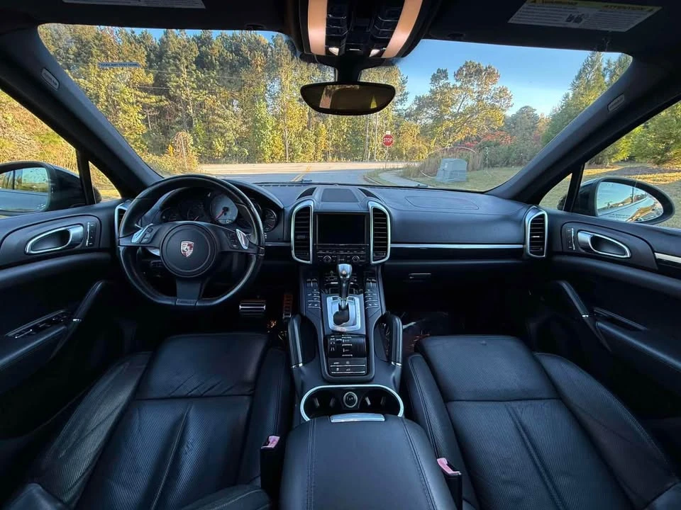 2011 Porsche 958 Cayenne S - Image 13 of 20