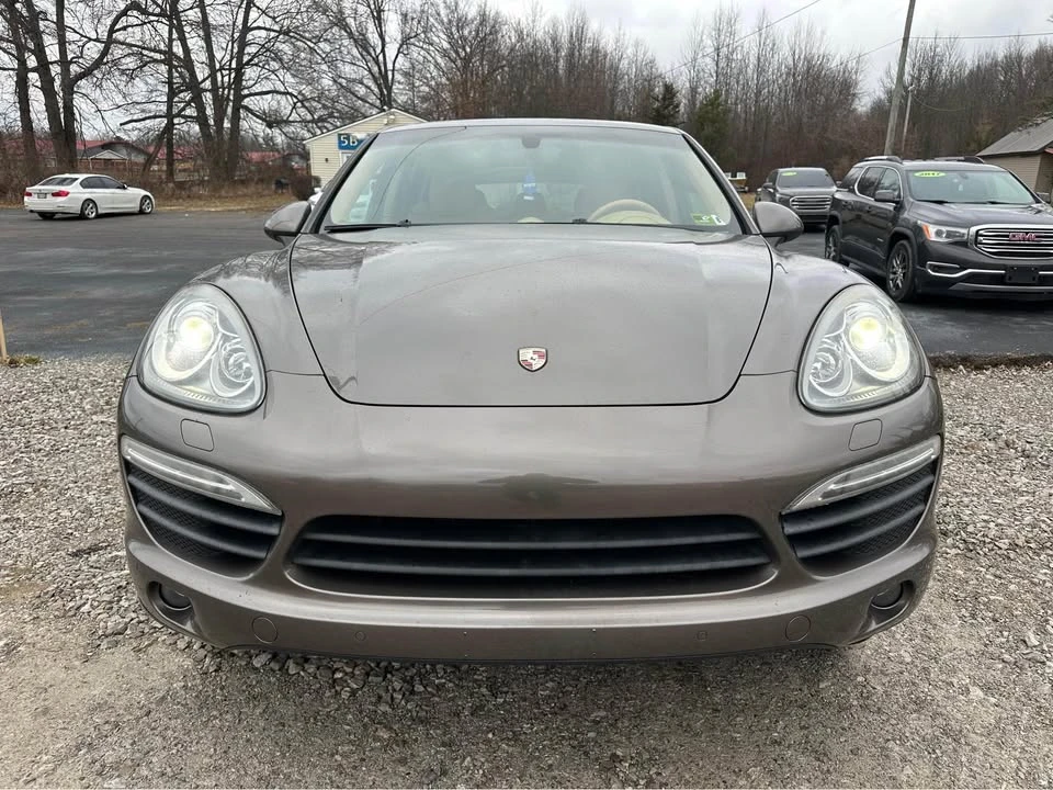 2011 Porsche 958 Cayenne S - Image 2 of 12