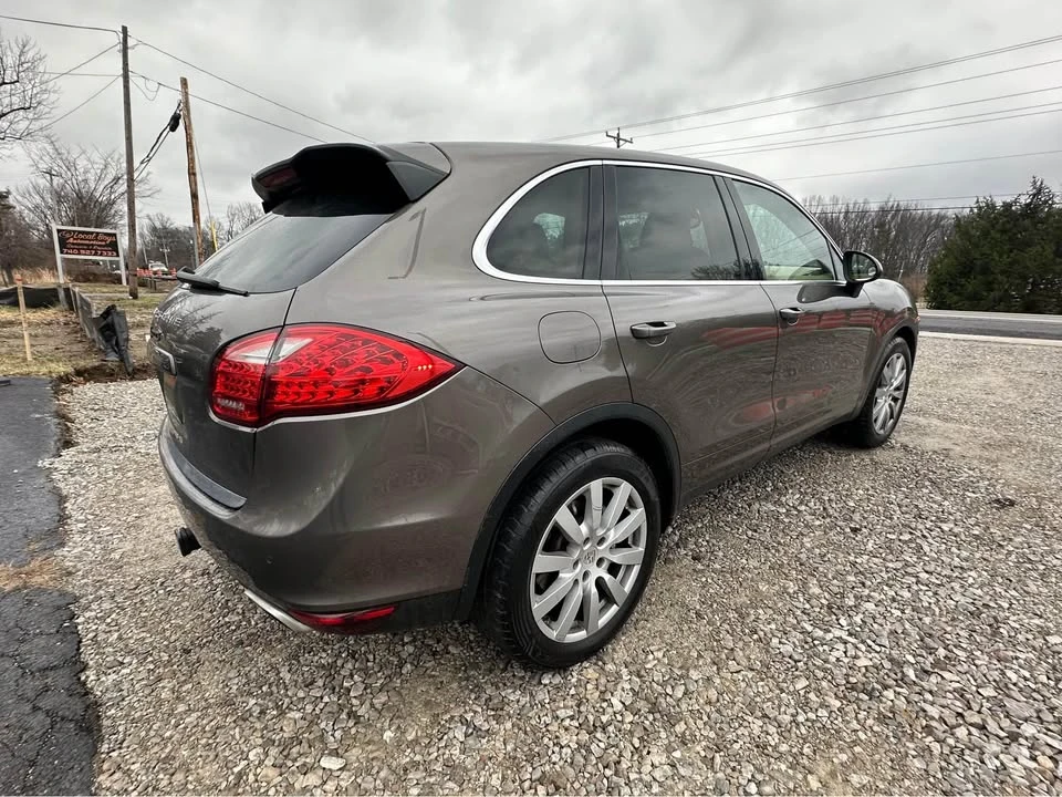 2011 Porsche 958 Cayenne S - Image 3 of 12