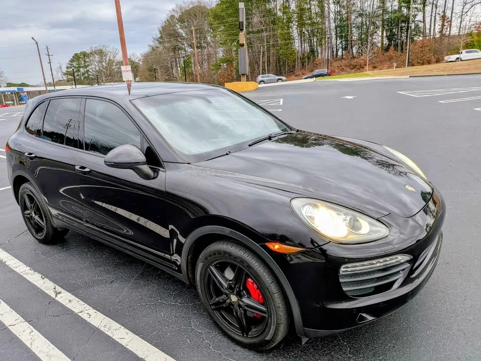 2011 Porsche 958 Cayenne S - Image 2 of 11