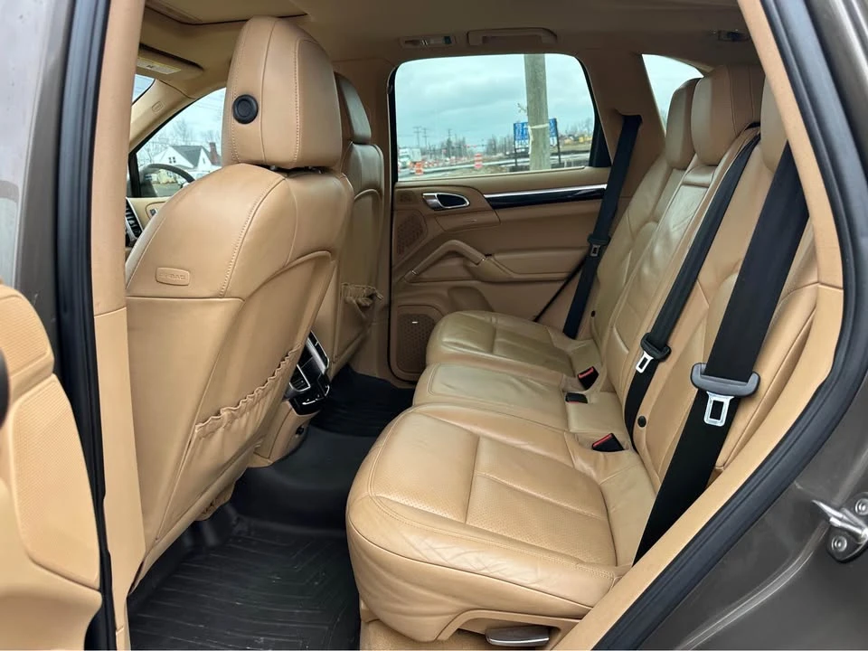2011 Porsche 958 Cayenne S - Image 11 of 12