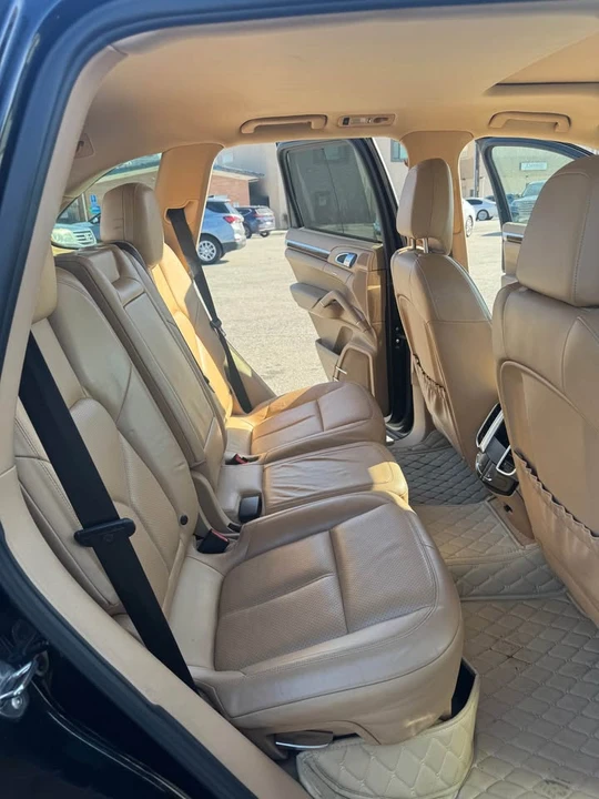 2011 Porsche 958 Cayenne S - Image 10 of 12