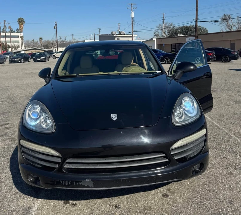 2011 Porsche 958 Cayenne S - Image 2 of 12