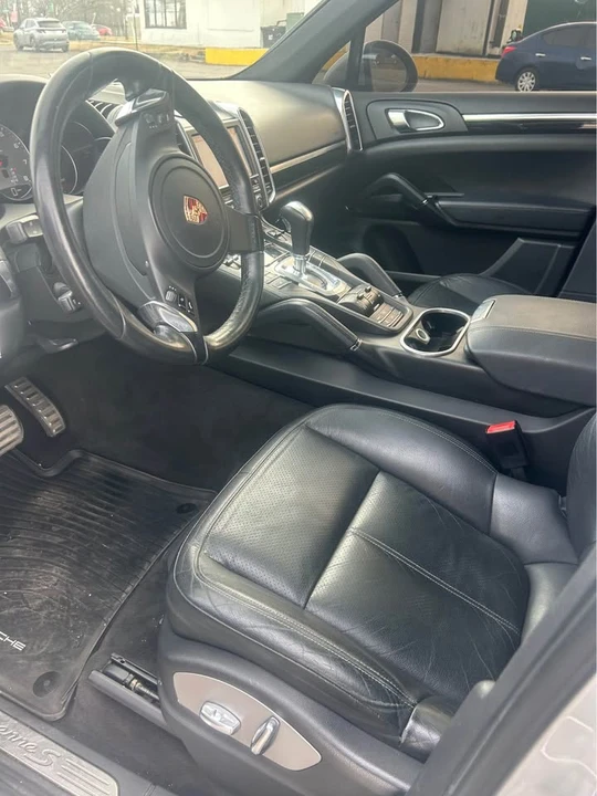2011 Porsche 958 Cayenne S - Image 2 of 7