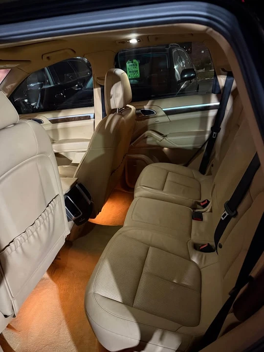 2011 Porsche 958 Cayenne S - Image 9 of 18