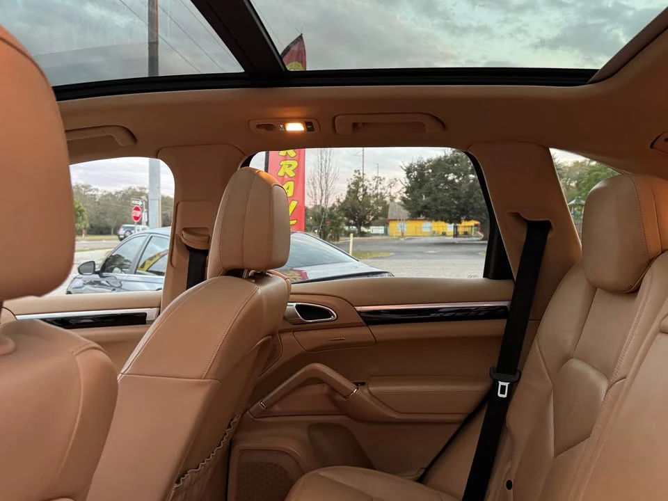 2011 Porsche 958 Cayenne S - Image 15 of 18