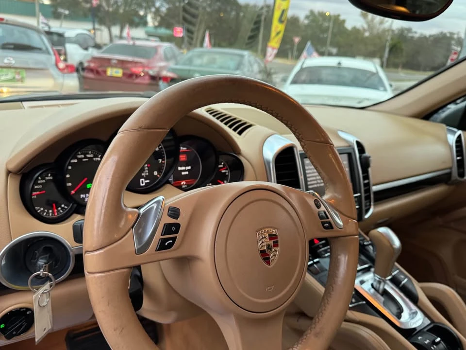 2011 Porsche 958 Cayenne S - Image 11 of 18