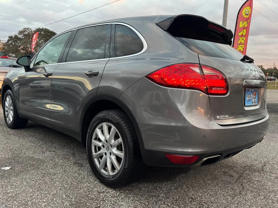2011 Porsche 958 Cayenne S - Image 10 of 18