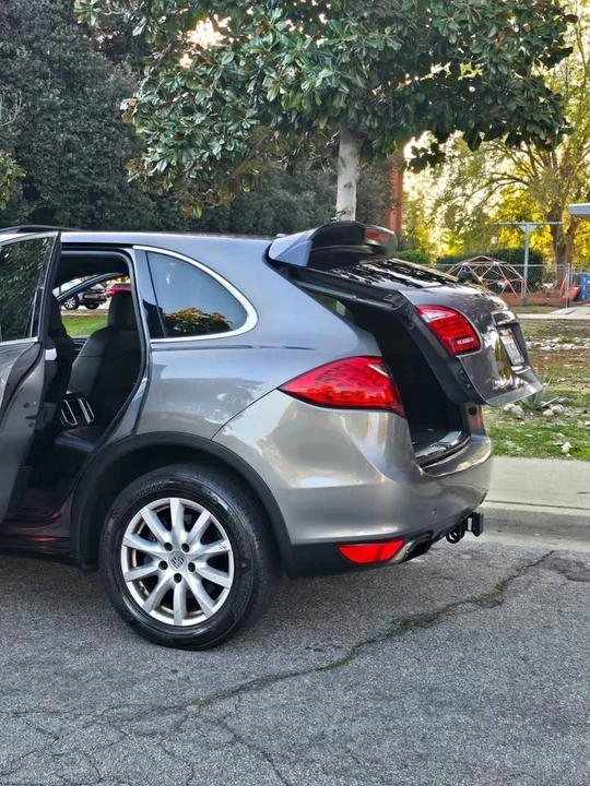 2011 Porsche 958 Cayenne S - Image 18 of 20