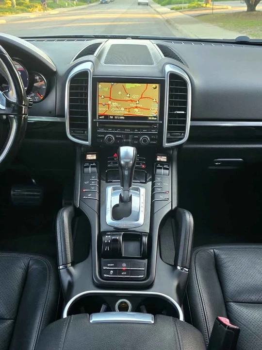 2011 Porsche 958 Cayenne S - Image 16 of 20