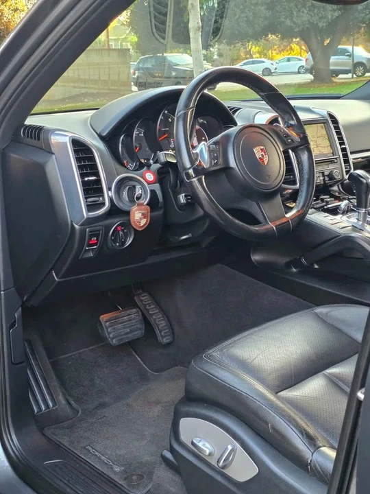 2011 Porsche 958 Cayenne S - Image 8 of 20
