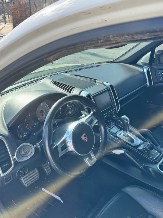 2011 Porsche 958 Cayenne S - Image 6 of 7