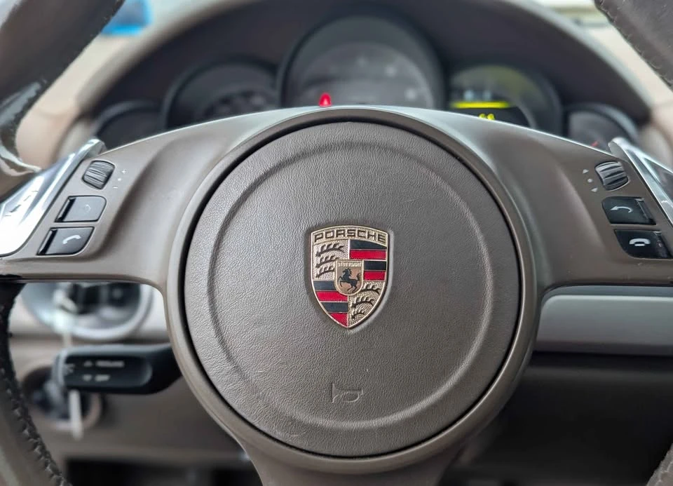 2011 Porsche 958 Cayenne S - Image 18 of 19