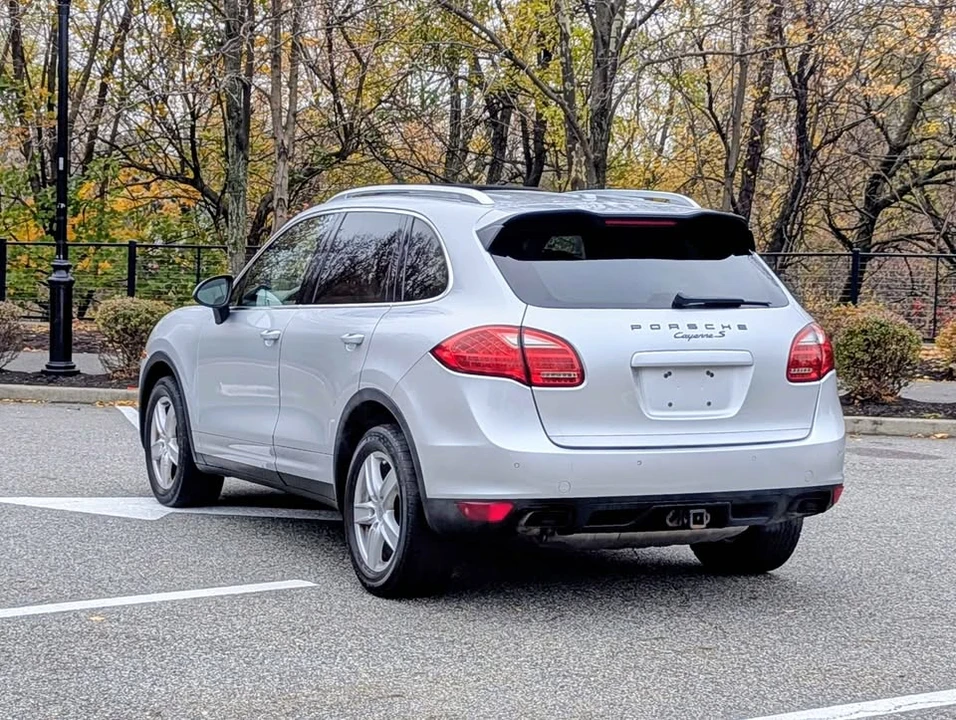 2011 Porsche 958 Cayenne S - Image 7 of 19