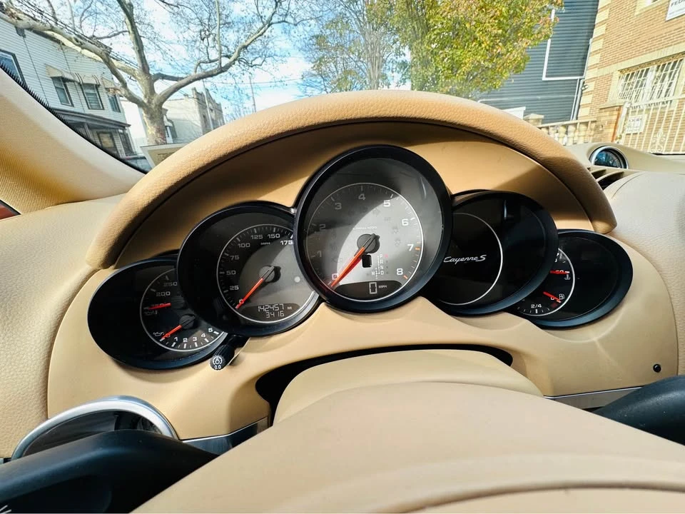 2011 Porsche 958 Cayenne S - Image 13 of 15