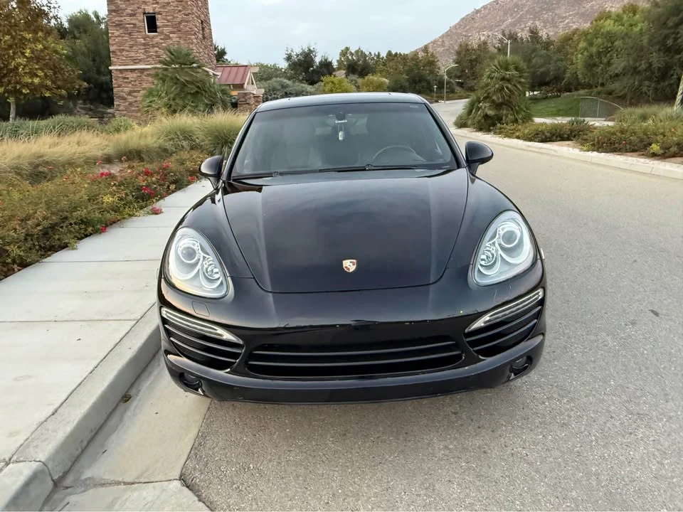 2011 Porsche 958 Cayenne S - Image 2 of 13