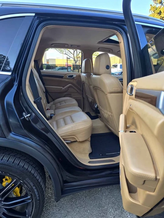 2011 Porsche 958 Cayenne S - Image 15 of 18