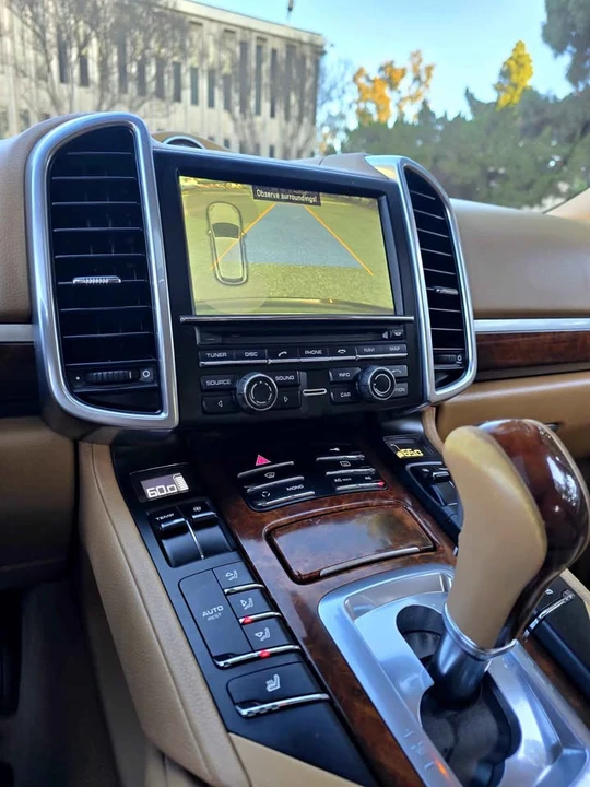 2011 Porsche 958 Cayenne S - Image 17 of 18