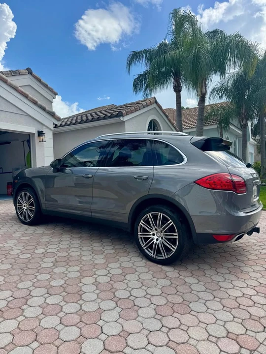 2011 Porsche 958 Cayenne S - Image 6 of 15