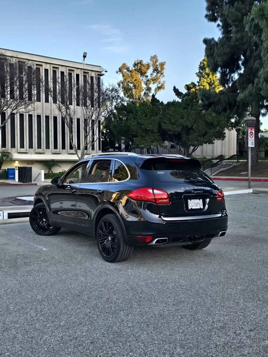 2011 Porsche 958 Cayenne S - Image 11 of 18