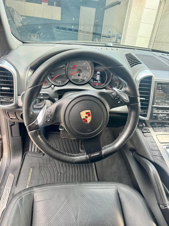 2011 Porsche 958 Cayenne S - Image 10 of 15