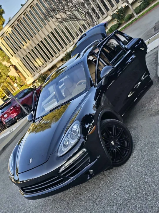 2011 Porsche 958 Cayenne S - Image 3 of 18