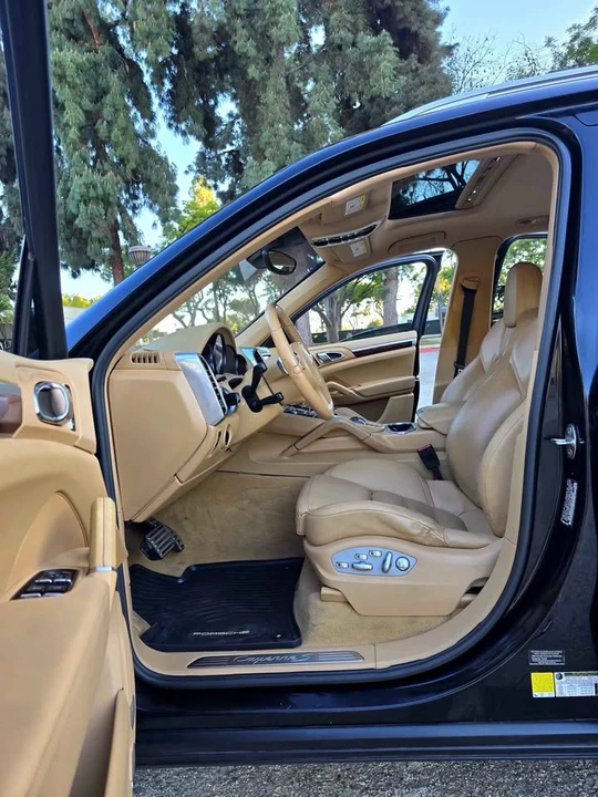 2011 Porsche 958 Cayenne S - Image 10 of 18